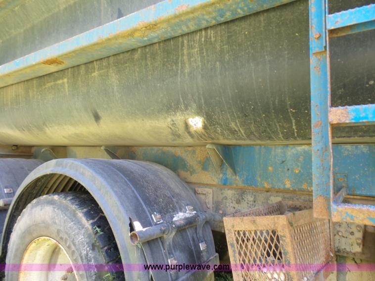 image for item K1716 2001 International 8100 dump truck