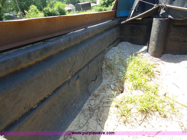 image for item K1716 2001 International 8100 dump truck