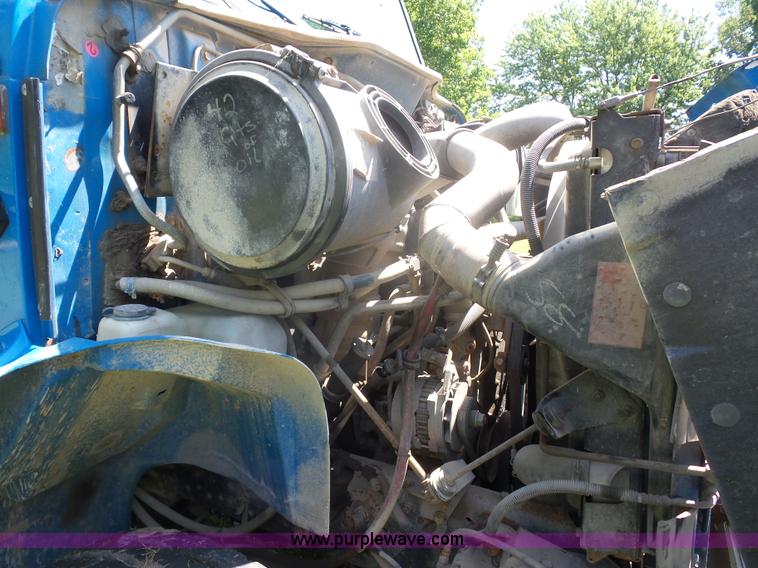 image for item K1716 2001 International 8100 dump truck