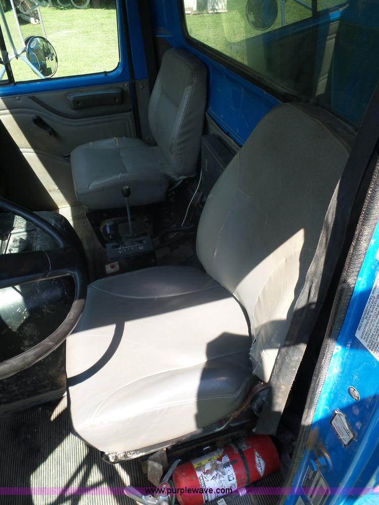 image for item K1716 2001 International 8100 dump truck