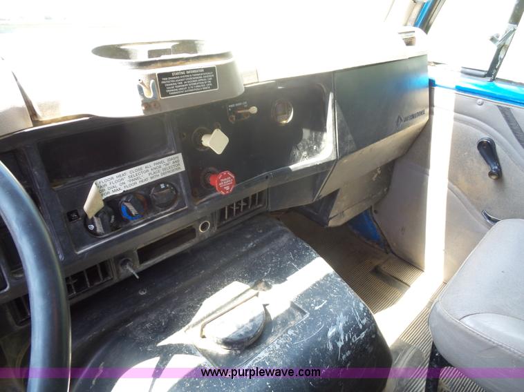 image for item K1716 2001 International 8100 dump truck