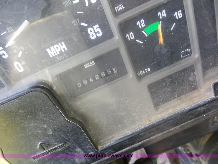 image for item K1716 2001 International 8100 dump truck