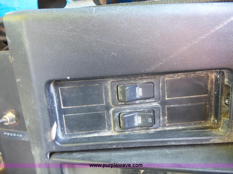 image for item K1716 2001 International 8100 dump truck