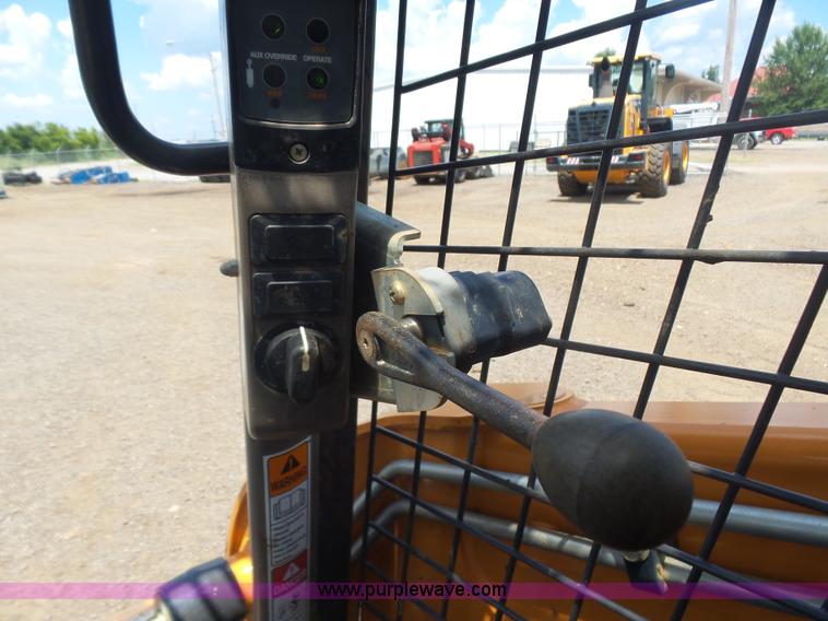 image for item K1990 2014 Case SV250 skid steer