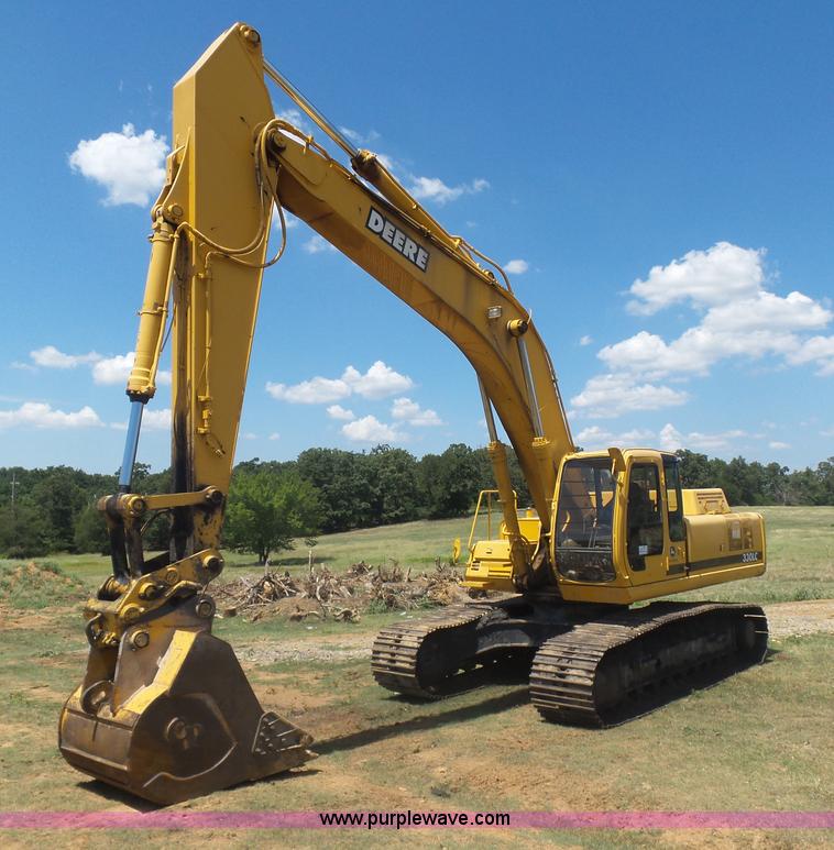 image for item K1992 2001 John Deere 330LC excavator