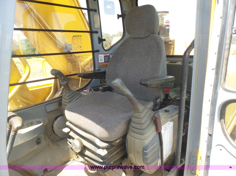 image for item K1992 2001 John Deere 330LC excavator