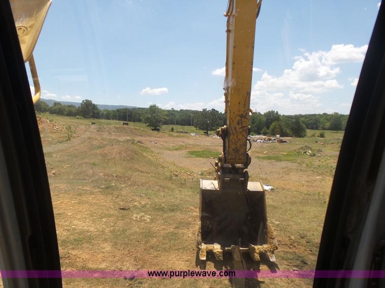 image for item K1992 2001 John Deere 330LC excavator