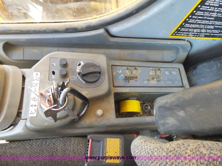image for item K1992 2001 John Deere 330LC excavator