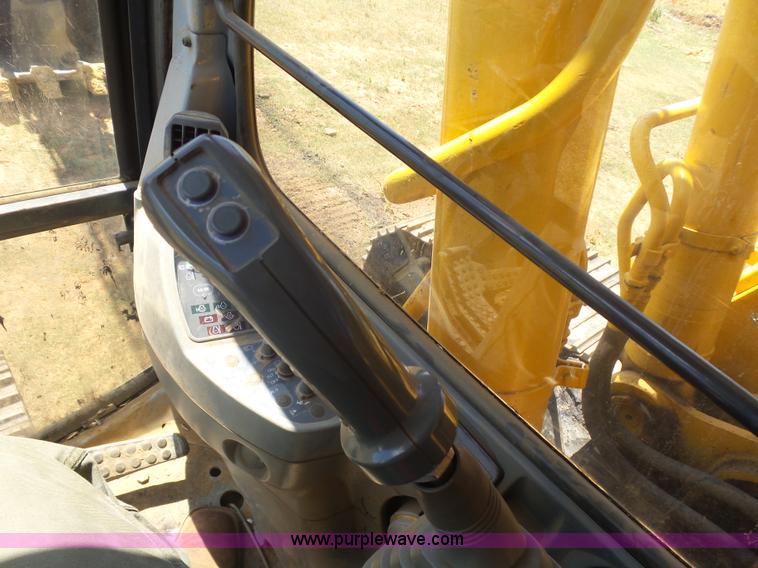 image for item K1992 2001 John Deere 330LC excavator