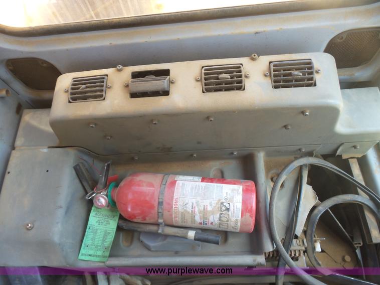 image for item K1992 2001 John Deere 330LC excavator