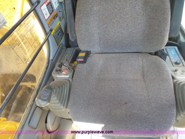 image for item K1992 2001 John Deere 330LC excavator