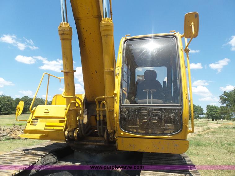 image for item K1992 2001 John Deere 330LC excavator