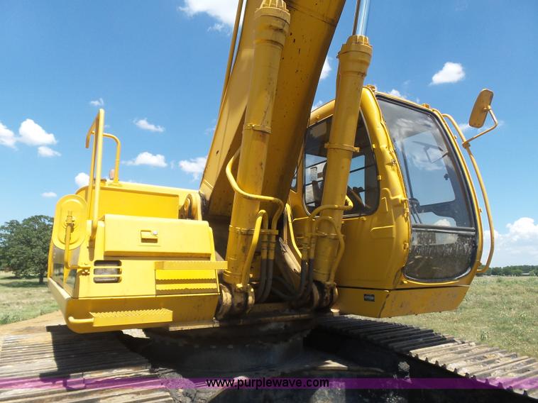 image for item K1992 2001 John Deere 330LC excavator