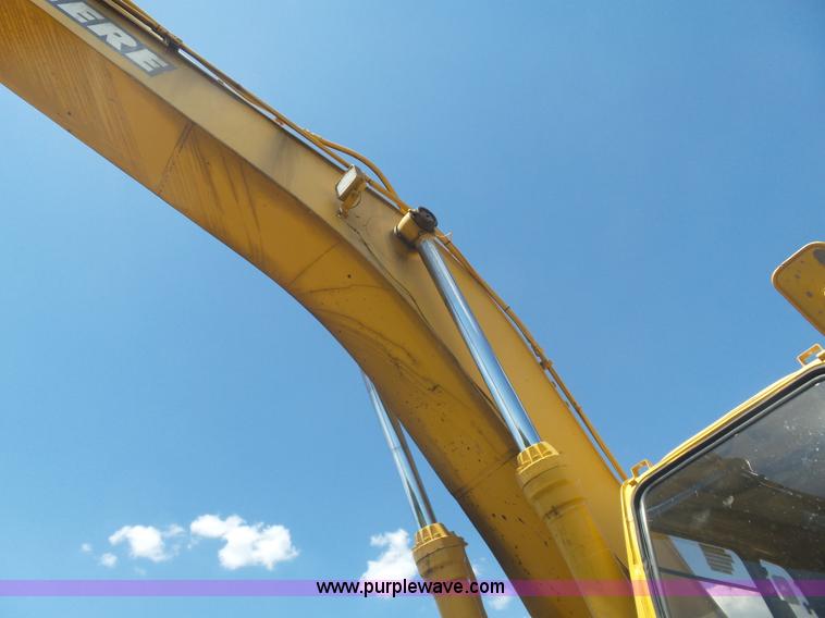 image for item K1992 2001 John Deere 330LC excavator
