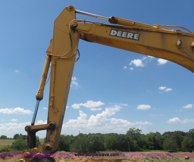 image for item K1992 2001 John Deere 330LC excavator