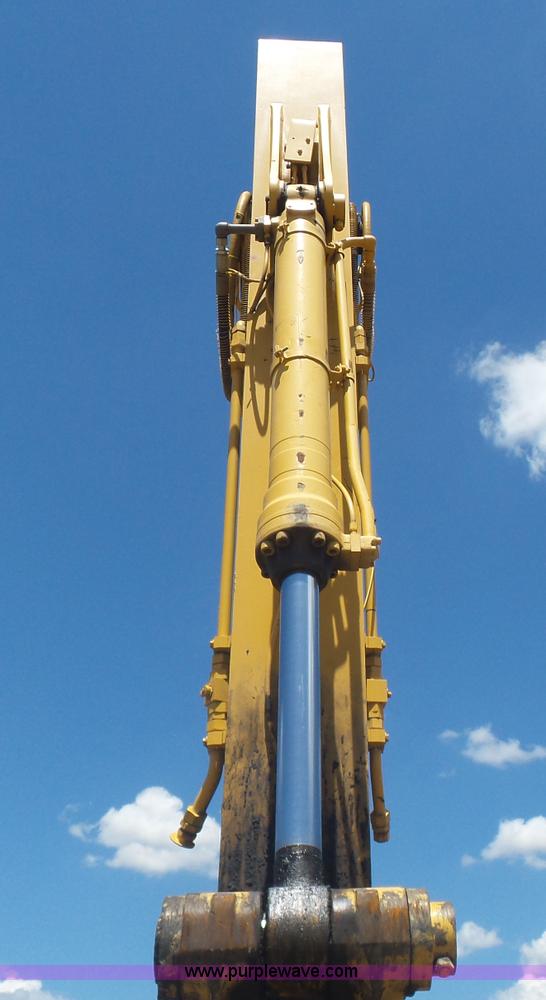 image for item K1992 2001 John Deere 330LC excavator