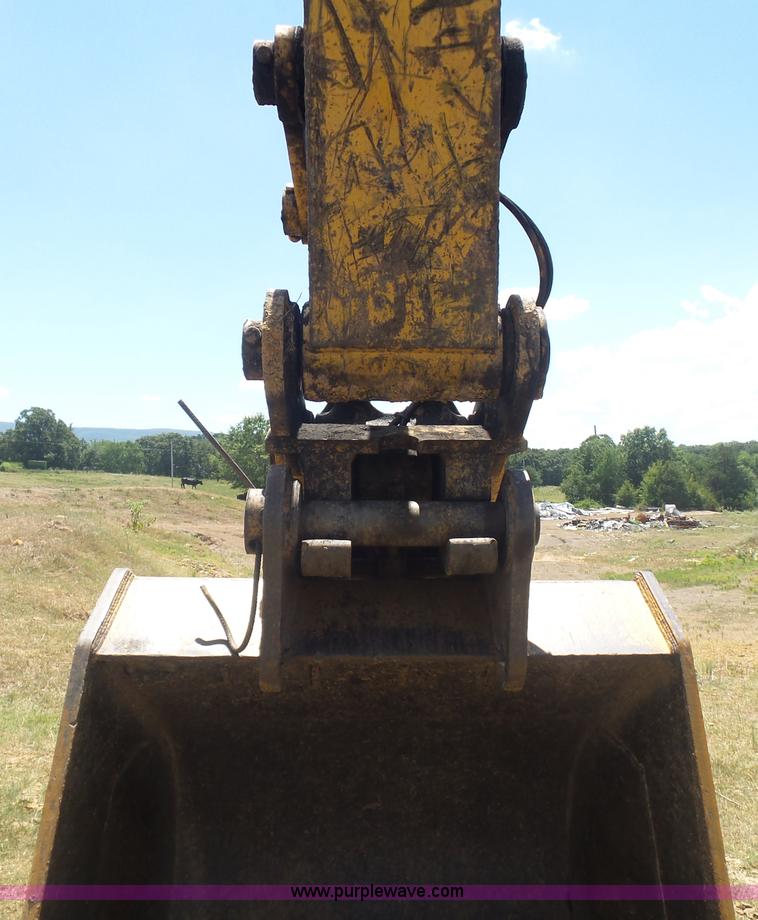 image for item K1992 2001 John Deere 330LC excavator