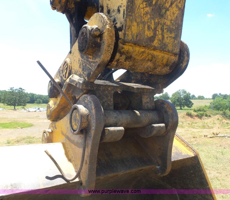 image for item K1992 2001 John Deere 330LC excavator