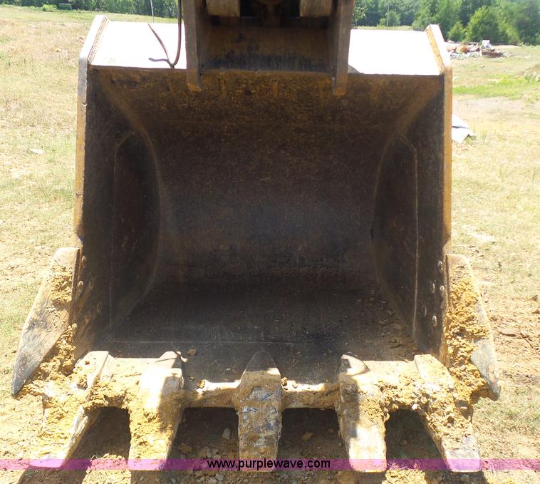 image for item K1992 2001 John Deere 330LC excavator