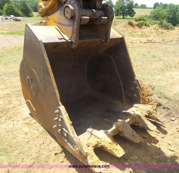 image for item K1992 2001 John Deere 330LC excavator