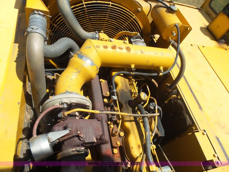 image for item K1992 2001 John Deere 330LC excavator