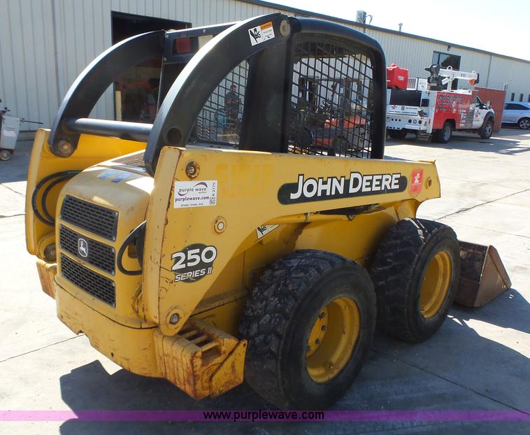 image for item K2175 2003 John Deere 250 Series II skid steer