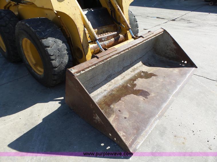 image for item K2175 2003 John Deere 250 Series II skid steer