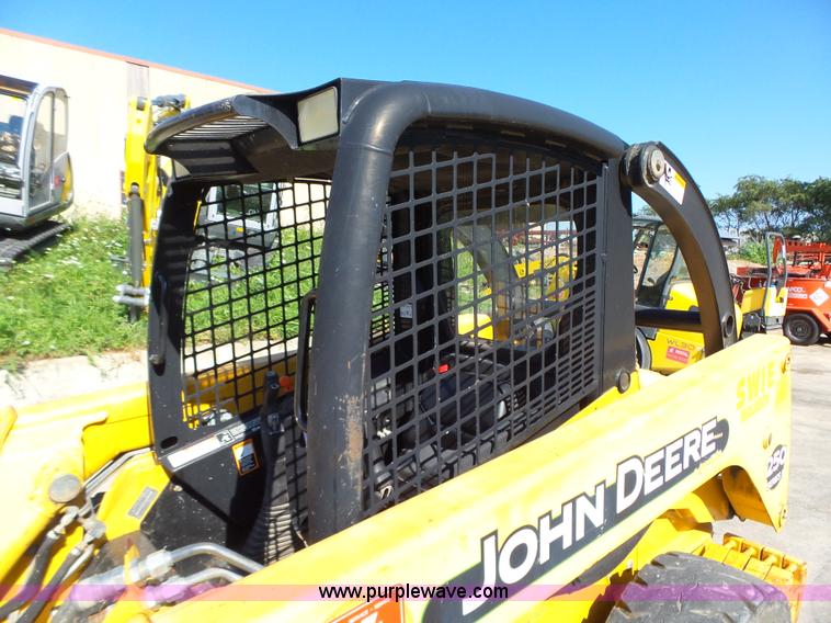 image for item K2175 2003 John Deere 250 Series II skid steer
