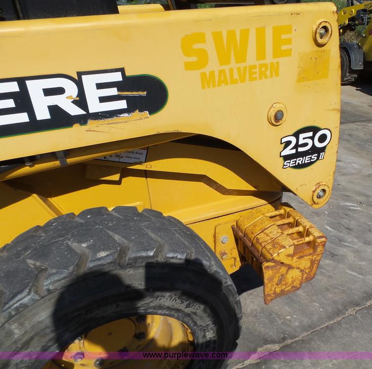 image for item K2175 2003 John Deere 250 Series II skid steer