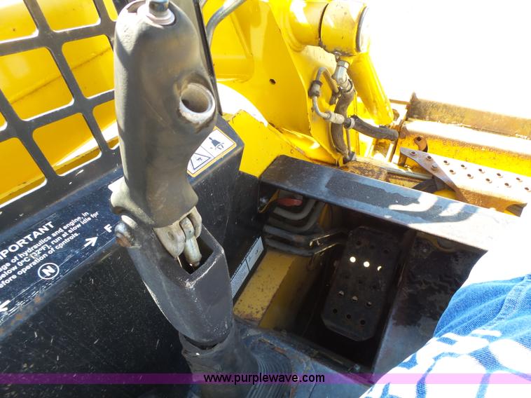image for item K2175 2003 John Deere 250 Series II skid steer