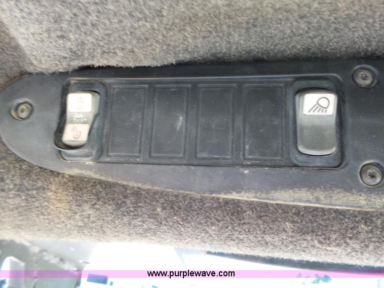 image for item K2175 2003 John Deere 250 Series II skid steer