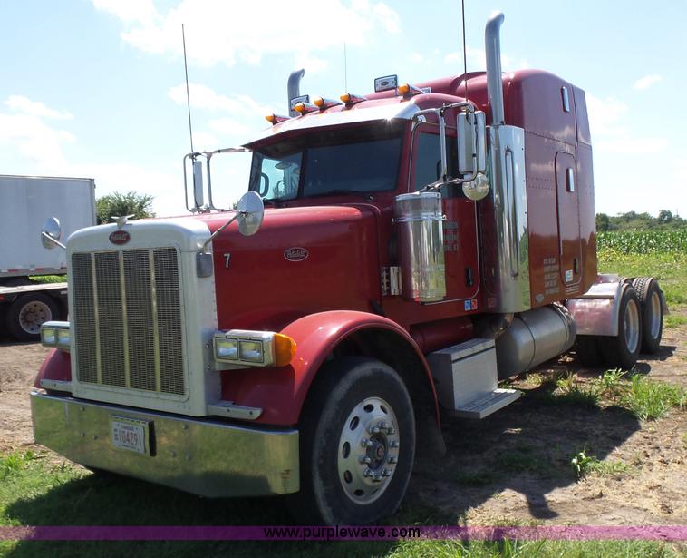 image for item K3133 2006 Peterbilt 379 semi truck