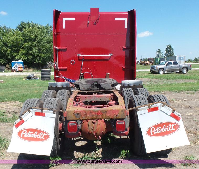 image for item K3133 2006 Peterbilt 379 semi truck