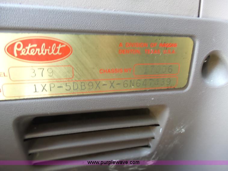 image for item K3133 2006 Peterbilt 379 semi truck