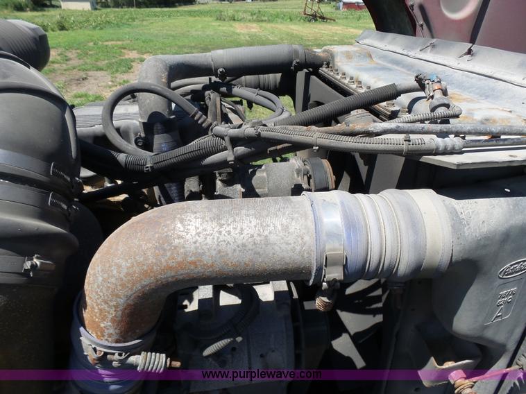 image for item K3133 2006 Peterbilt 379 semi truck