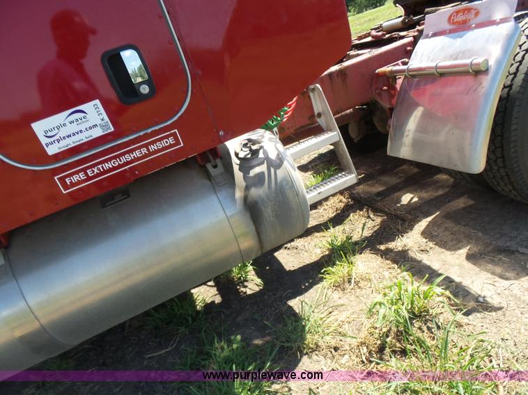 image for item K3133 2006 Peterbilt 379 semi truck