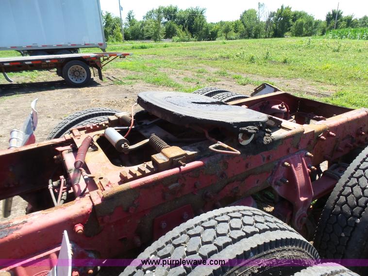 image for item K3133 2006 Peterbilt 379 semi truck