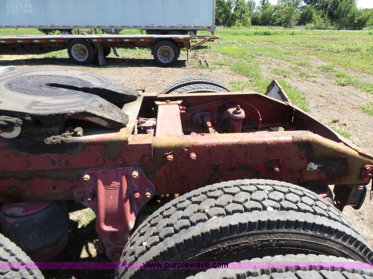 image for item K3133 2006 Peterbilt 379 semi truck