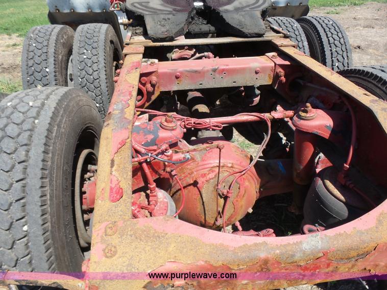 image for item K3133 2006 Peterbilt 379 semi truck