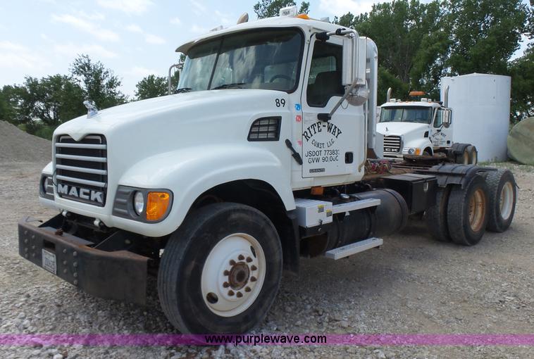 image for item K3167 2007 Mack CV713 Granite semi truck