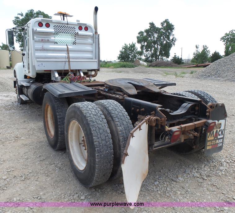 image for item K3167 2007 Mack CV713 Granite semi truck
