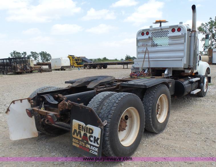 image for item K3167 2007 Mack CV713 Granite semi truck
