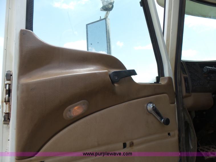 image for item K3167 2007 Mack CV713 Granite semi truck