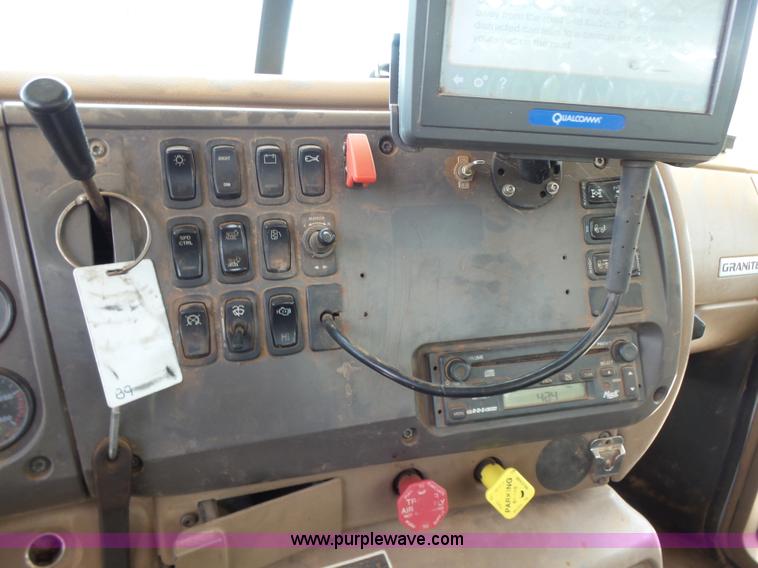 image for item K3167 2007 Mack CV713 Granite semi truck