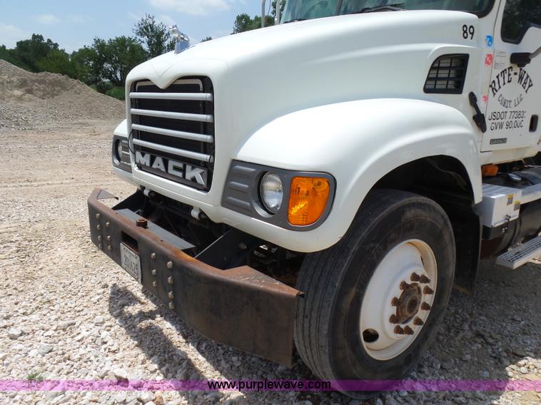 image for item K3167 2007 Mack CV713 Granite semi truck