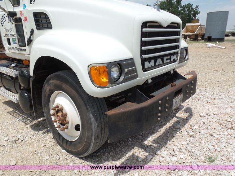 image for item K3167 2007 Mack CV713 Granite semi truck