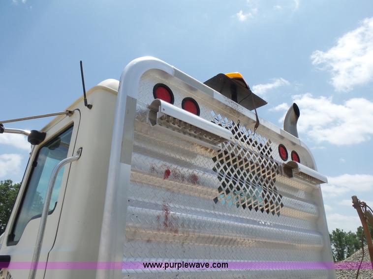 image for item K3167 2007 Mack CV713 Granite semi truck