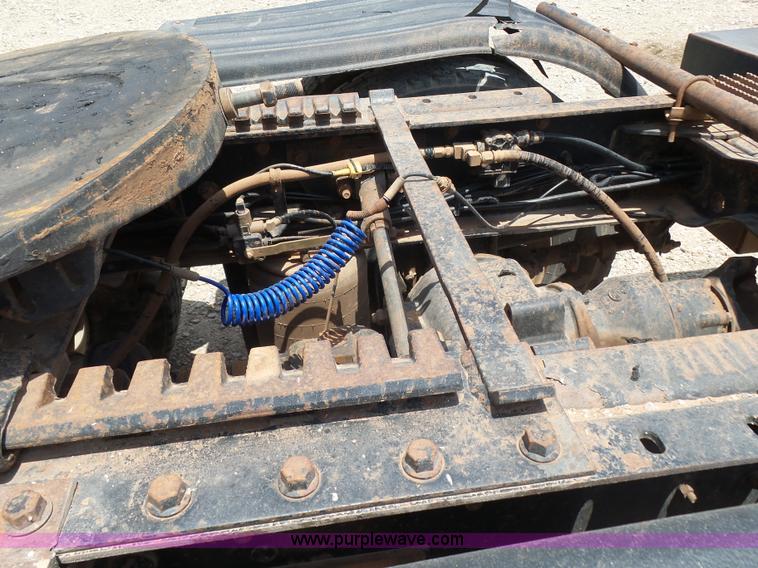 image for item K3167 2007 Mack CV713 Granite semi truck