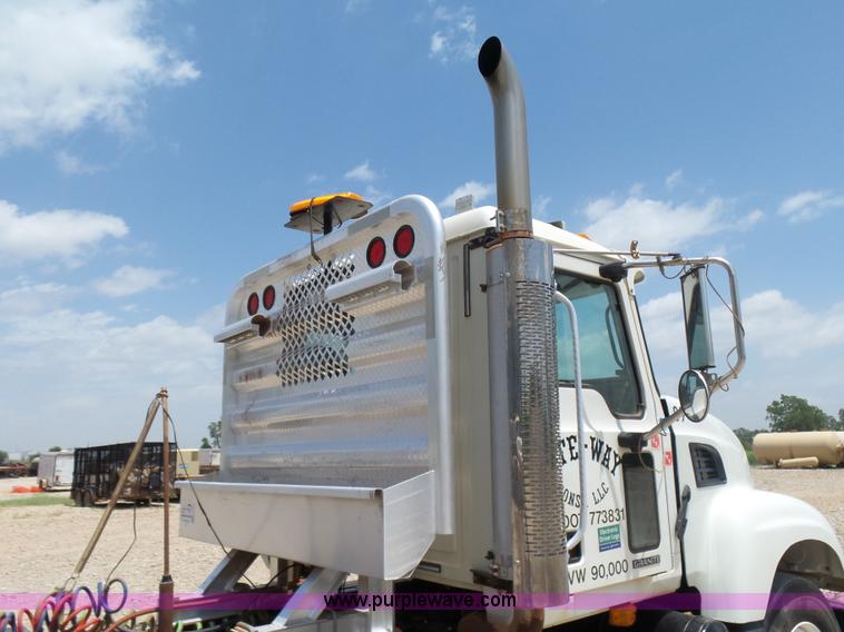 image for item K3167 2007 Mack CV713 Granite semi truck