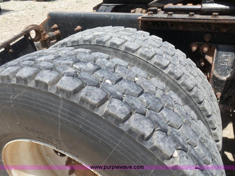 image for item K3167 2007 Mack CV713 Granite semi truck